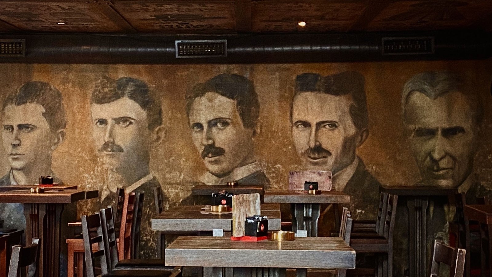 Tesla Pub